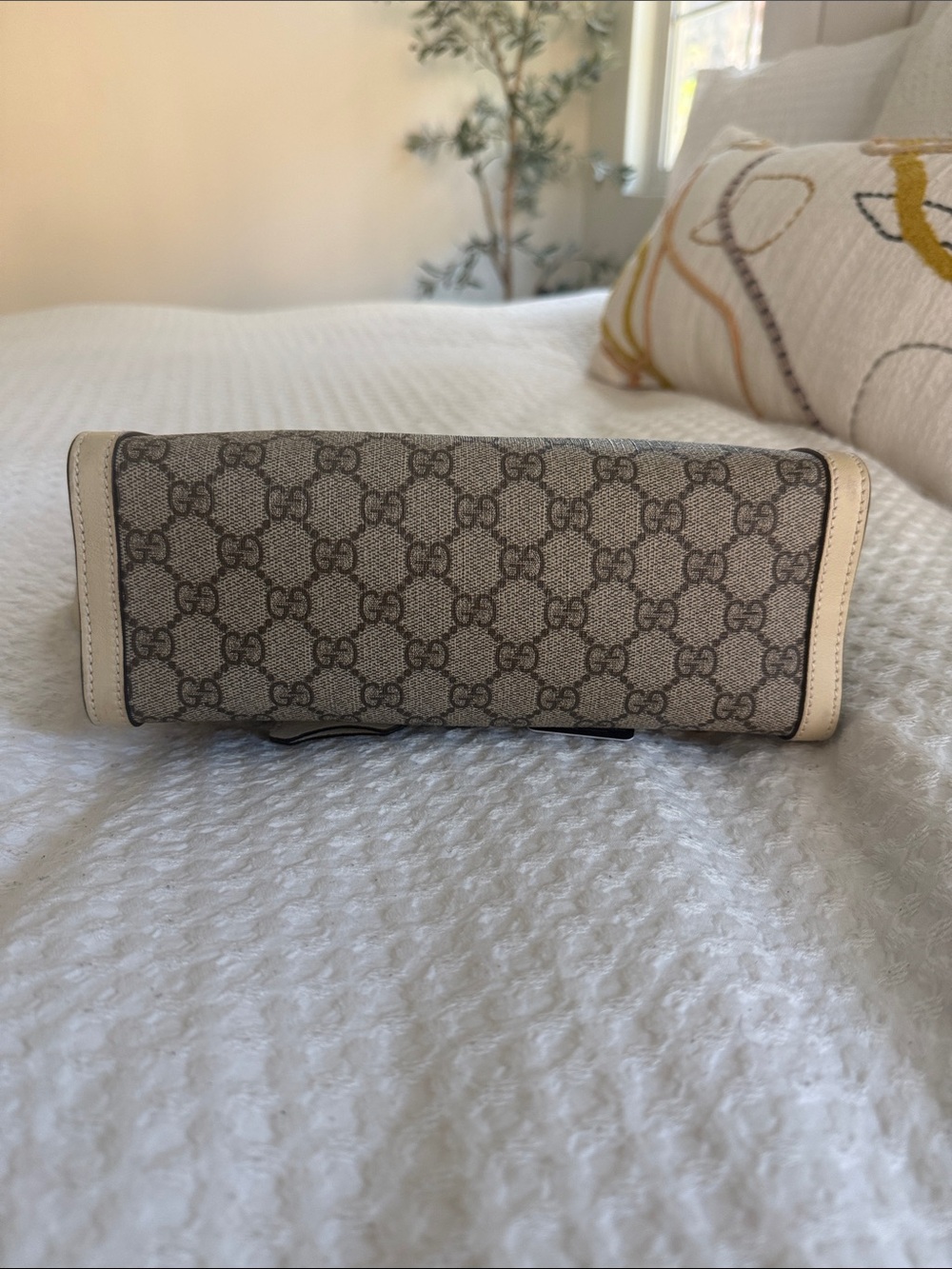 Authentic Gucci GG Supreme Padlock Shoulder Bag - Picture 6 of 14